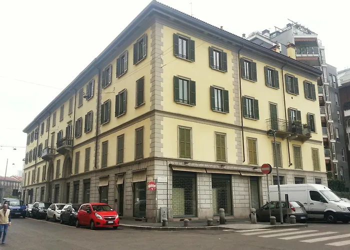 Charming Apartment Parco - Arco Della Pace - Perfect For 5 People